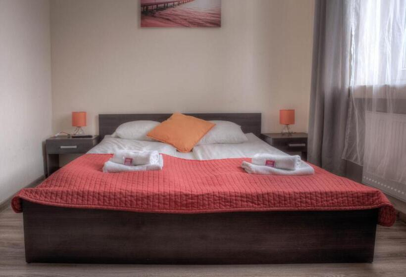 Номер Стандарт Трехместный, Bedrooms Piotrkowska 64
