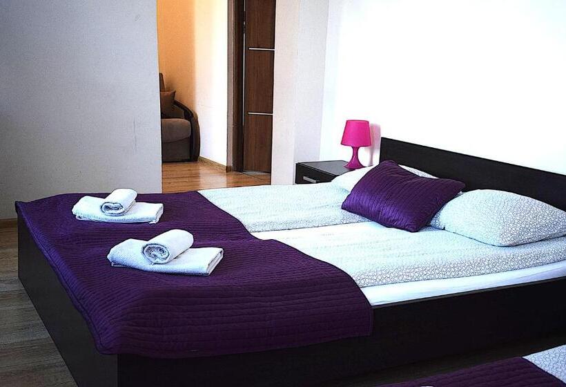 Семейный Номер, Bedrooms Piotrkowska 64