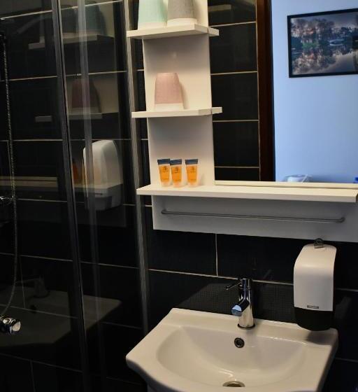 Номер Стандарт Трехместный, Bedrooms Piotrkowska 64