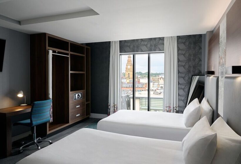Номер Стандарт, Aloft Liverpool