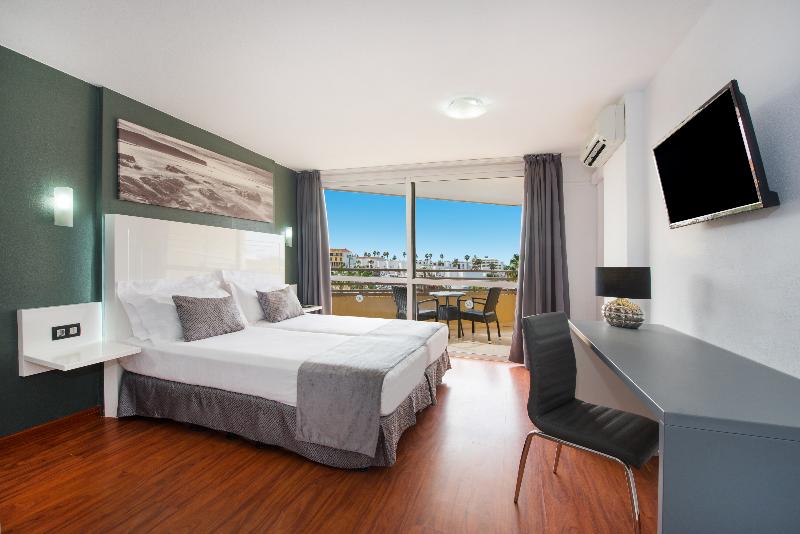 Номер Deluxe, Grand Zuri Dumai