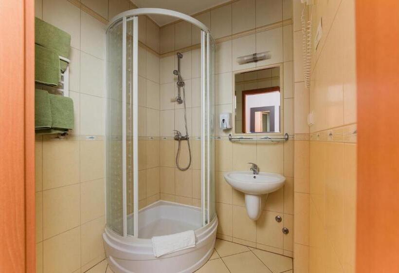 اتاق استاندارد چهارنفره با بالکن, Karpackie Pokoje