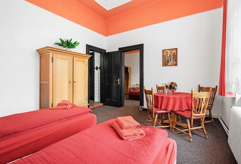 Quarto Quádruplo Estandar, Obecní Dům