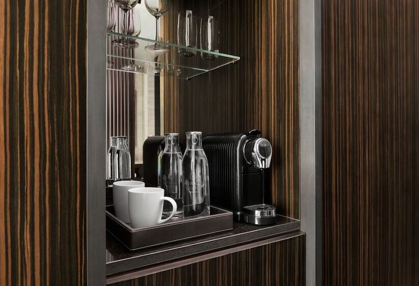 Номер Клуб, Sheraton Grand Hotel, Dubai