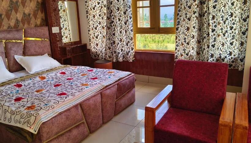 اتاق لوکس, Gulmarg Residency, Kunzer Gulmarg