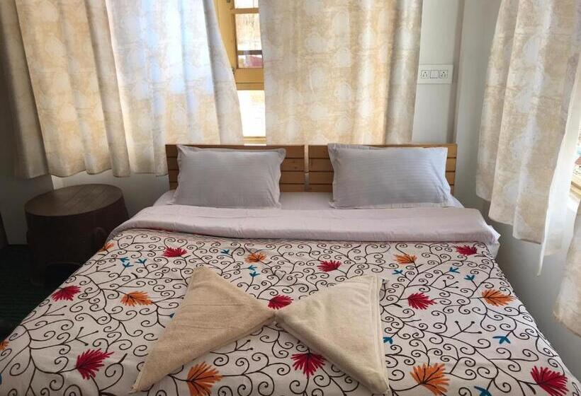 اتاق لوکس, Gulmarg Residency, Kunzer Gulmarg