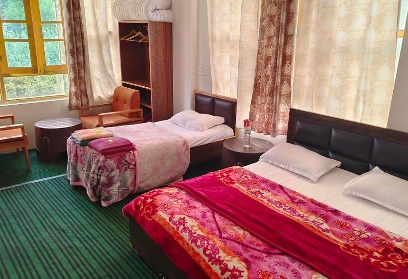 اتاق استاندارد سه نفره, Gulmarg Residency, Kunzer Gulmarg