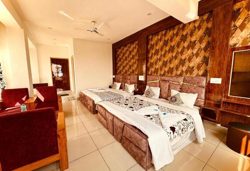 اتاق خانوادگی با چشم‌انداز باغ, Gulmarg Residency, Kunzer Gulmarg