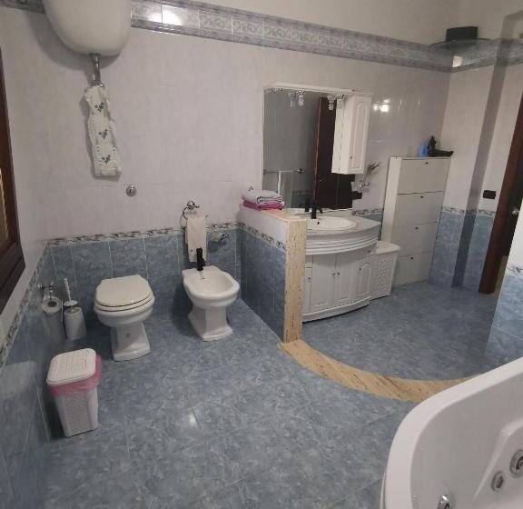 اتاق استاندارد با چشم‌انداز باغ, B&b La Fenice