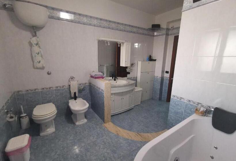 اتاق استاندارد با چشم‌انداز باغ, B&b La Fenice