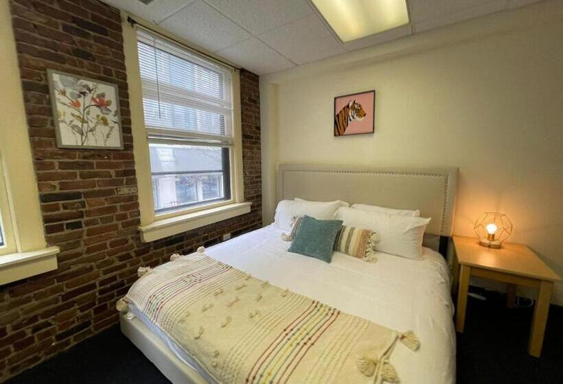 バス共有のスタンダードルーム, Michie House In College Hill