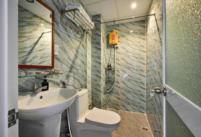 اتاق اجرایی سه نفره, The Noble Swan Woodpark