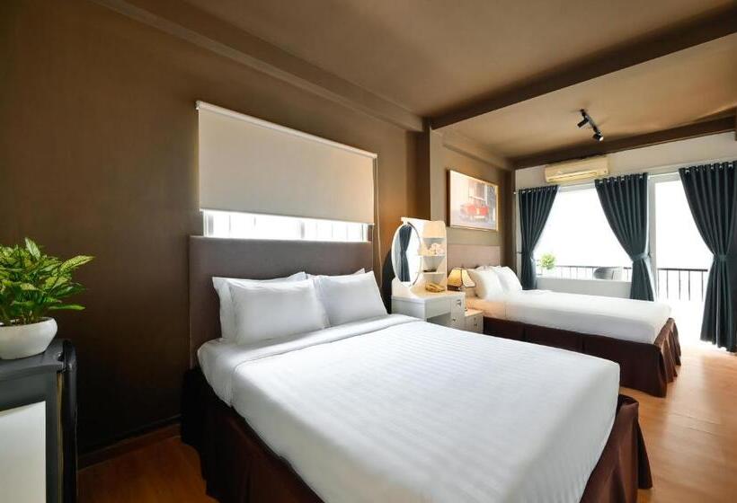 اتاق چهارنفره مدیریتی, The Noble Swan Woodpark