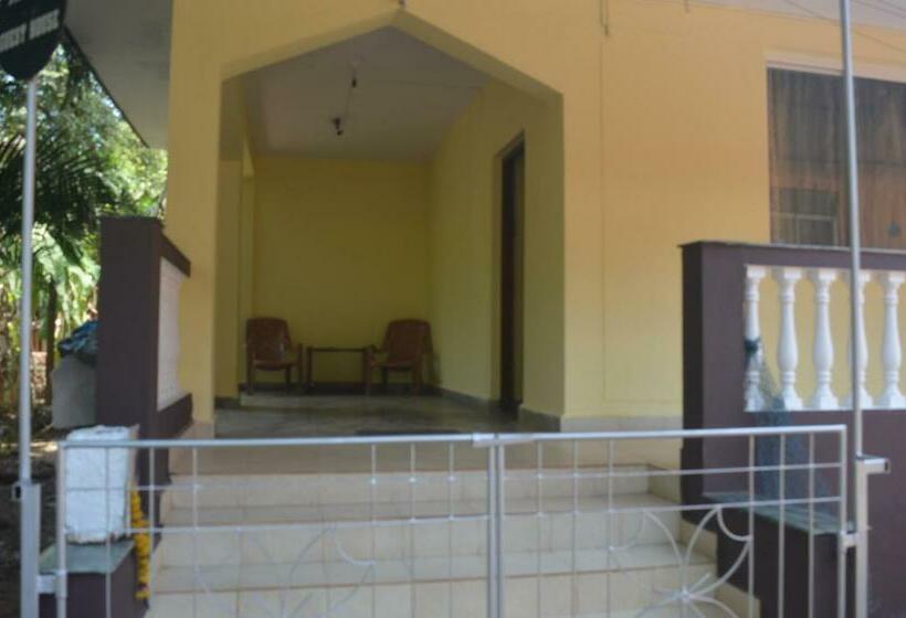 اتاق لوکس با بالکن, James Guesthouse