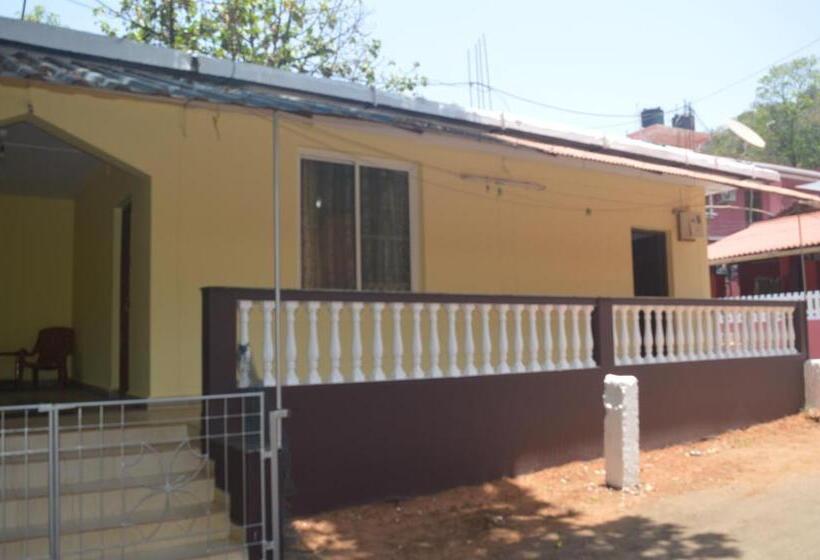 اتاق لوکس با بالکن, James Guesthouse