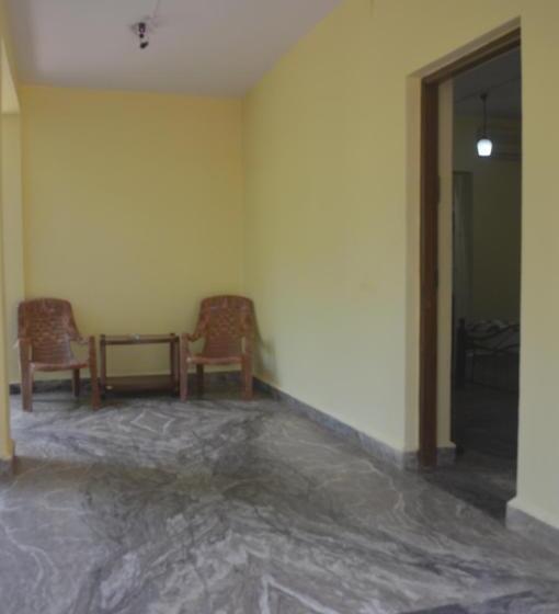 اتاق لوکس با بالکن, James Guesthouse