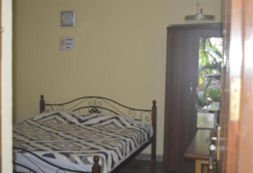 اتاق لوکس با بالکن, James Guesthouse