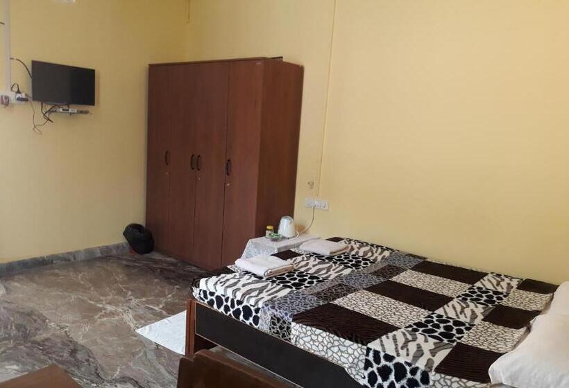 اتاق لوکس, James Guesthouse