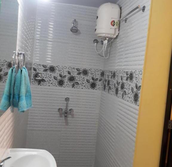 اتاق لوکس, James Guesthouse