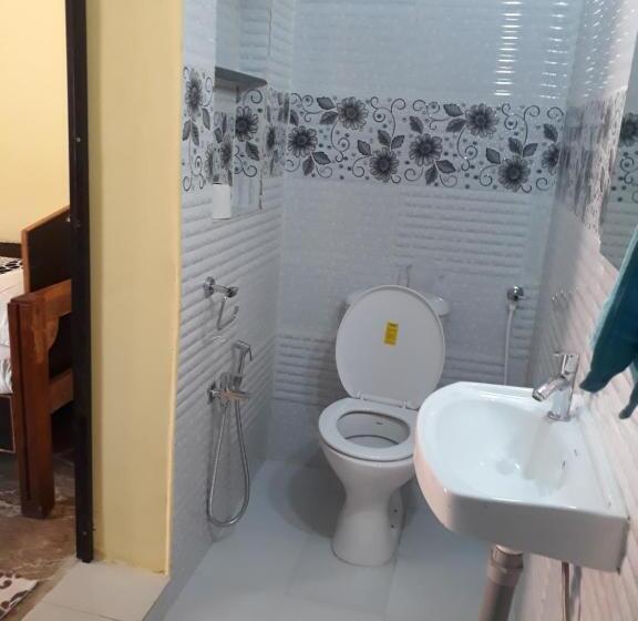 اتاق لوکس, James Guesthouse