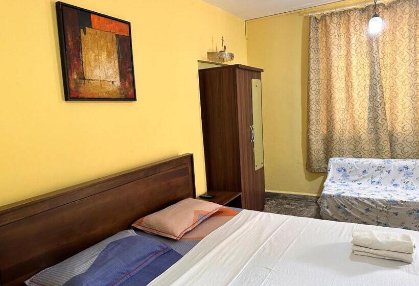 اتاق لوکس با بالکن, James Guesthouse