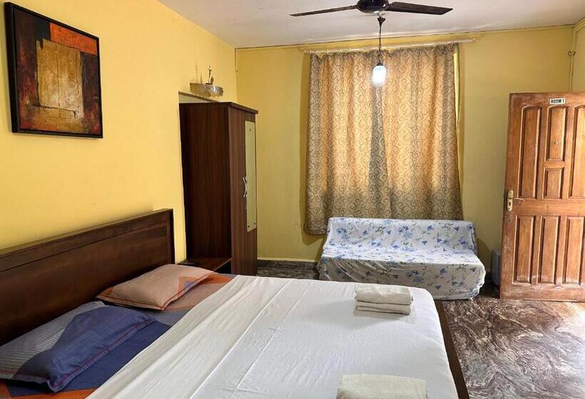 اتاق لوکس با بالکن, James Guesthouse