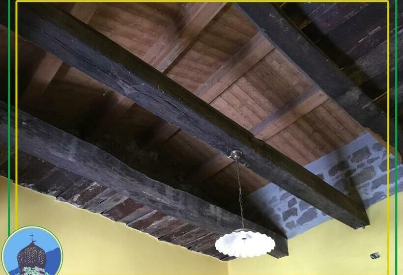 标准单人间, Borgo San Lorenzello