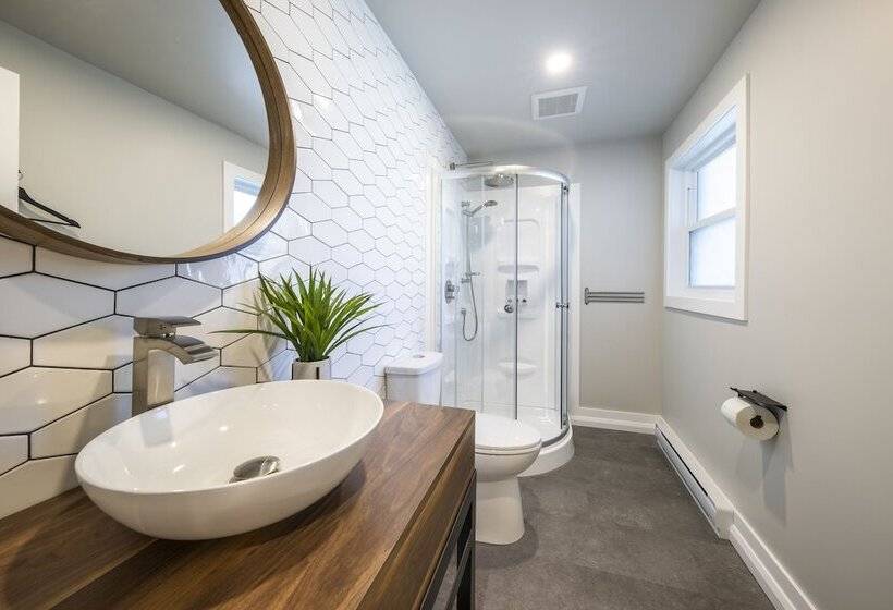 Номер Стандарт, Square Victoria Maison Hôtelière