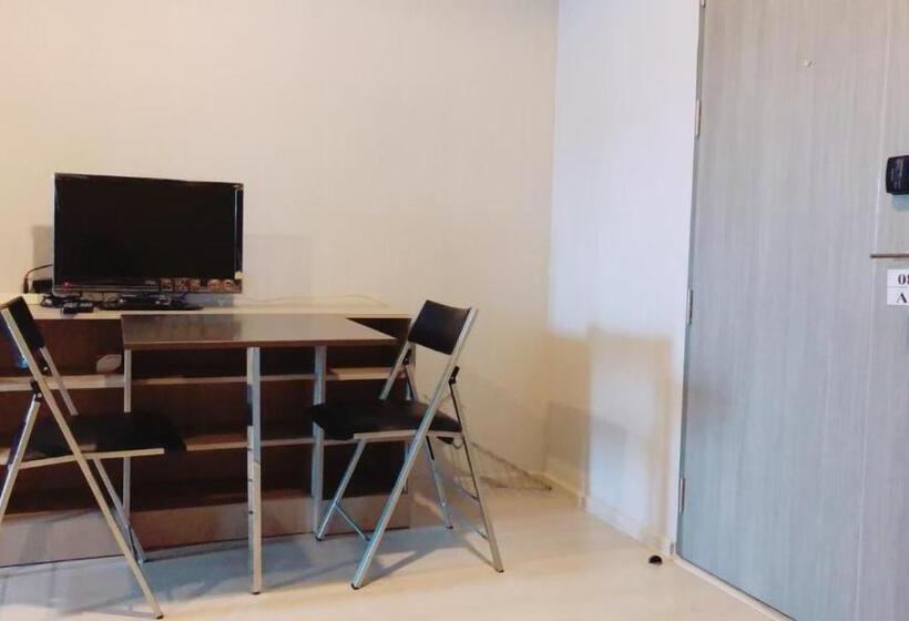 Студио Стандарт Вид на Бассейн, Ideo S115 New Luxury Condominium At Sukhumvit 115