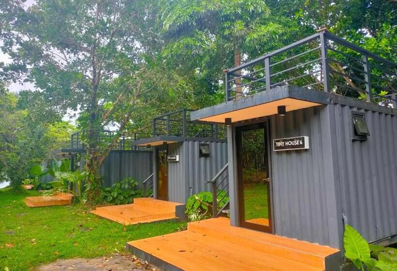 Номер Deluxe, Kaliraya Surf Kamp By Eco Hotel Laguna