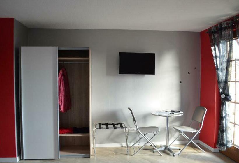 Номер Стандарт с Балконом, Chambres D Hotes Joel