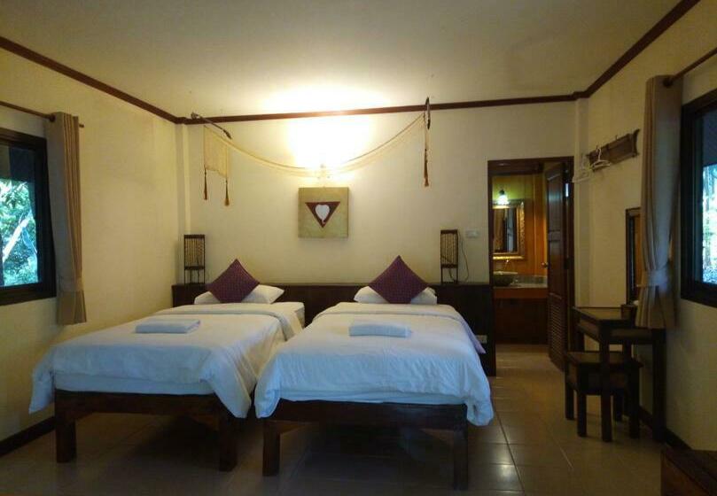 Номер Стандарт с Балконом, Baanwangnamkeaw Lodge