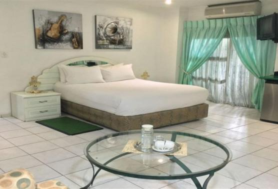 إستوديو قياسى سرير كينج, Lenasia Guest Lodge