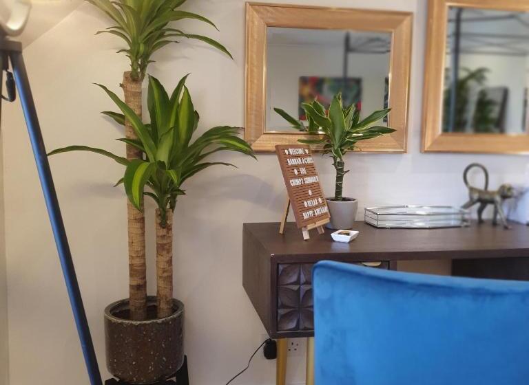 Номер Стандарт, The Green Monkey Lux Suite At The Grumpy Schnauzer B&b Private Hot Tub, Gym, Breakfast, Stunning!