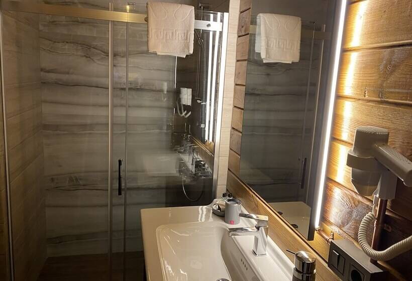 豪华洋房, Triada Hotel Buyukada