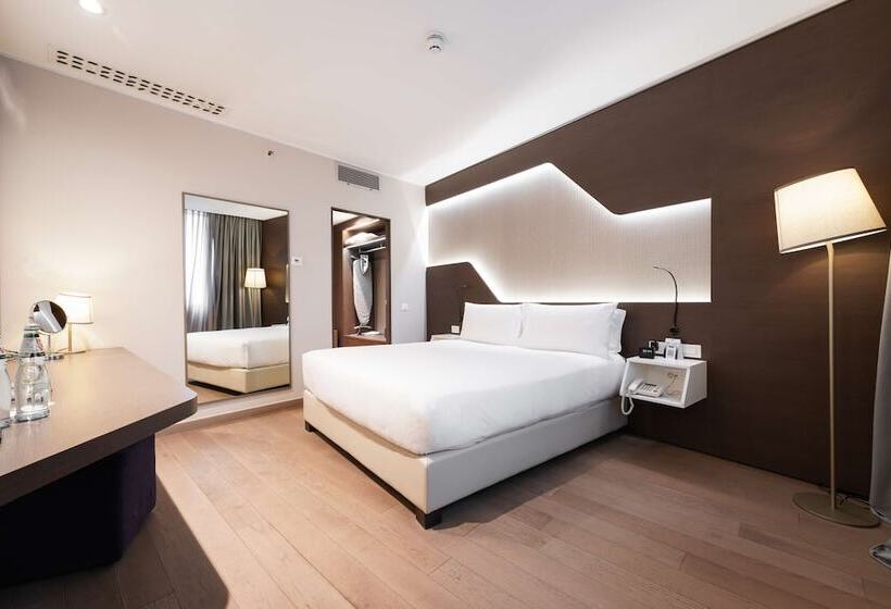 Люкс Кровать Кинг, Doubletree By Hilton Hotel Yerevan City Centre
