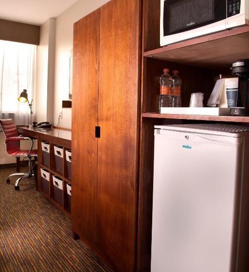 キングサイズベッドのスタンダードルーム, Four Points By Sheraton Queretaro Norte