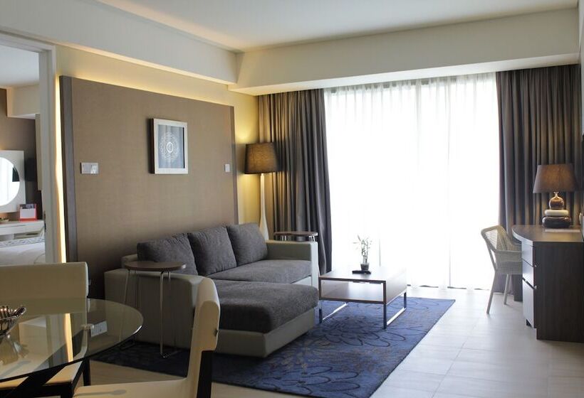 Люкс Вид на Бассейн, Swiss Belhotel Tuban Bali