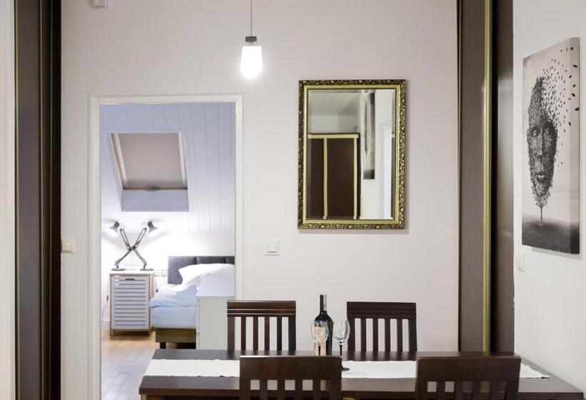 Номер Deluxe, Dworek Różany Hotel & Restauracja