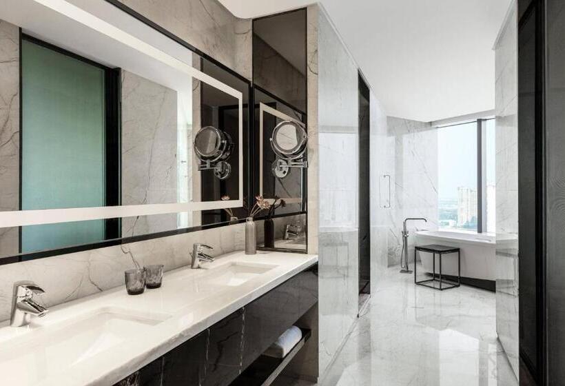 سوئیت اجرایی با تخت کینگ, Shunde Marriott