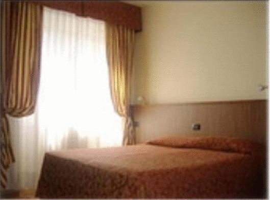 اتاق استاندارد با سرویس بهداشتی مشترک, York