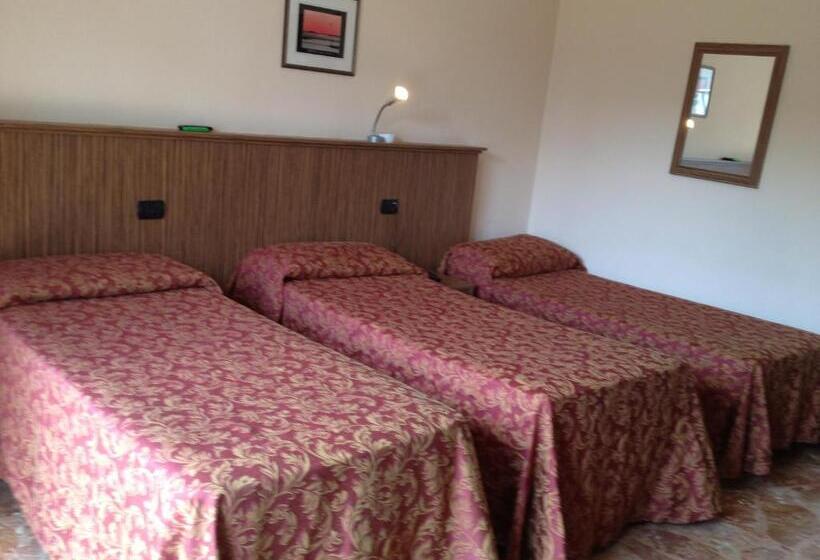 اتاق استاندارد سه نفره, York
