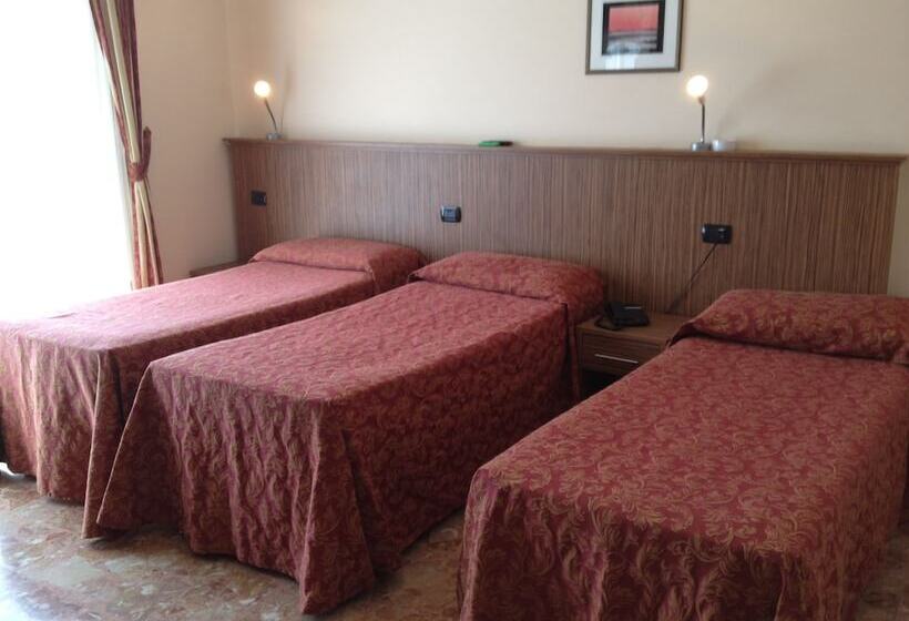 اتاق استاندارد سه نفره, York