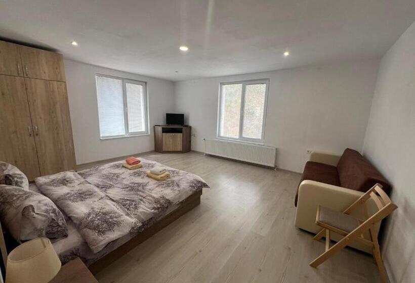 Casa 1 Quarto, къща за гости давидковска река