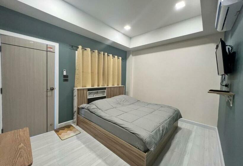 اتاق استاندارد با تخت بزرگ, 243
