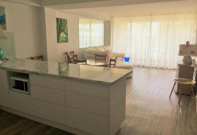 Апартаменты 2 Спальни Вид на Море, Hillhaven Holiday Apartments