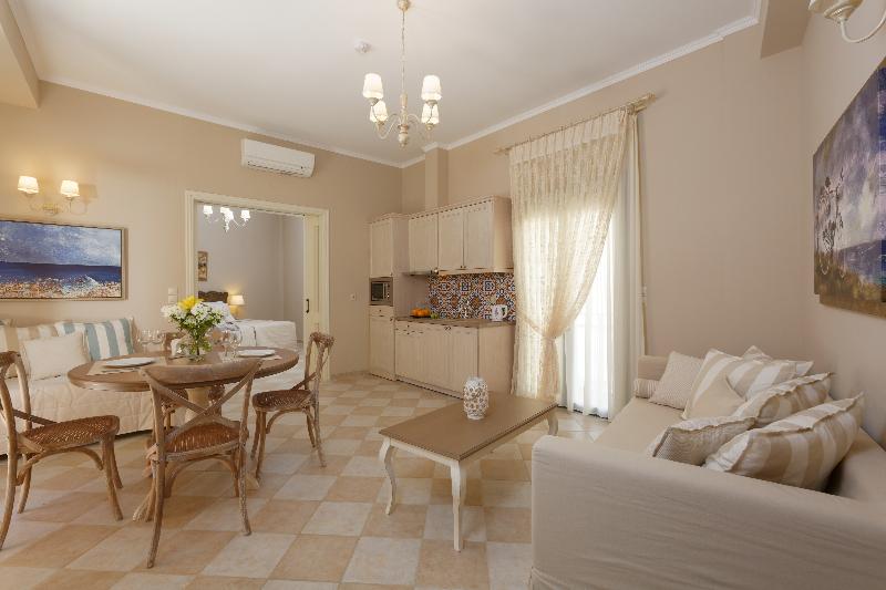 이그제큐티브 스위트, Ionia Suites