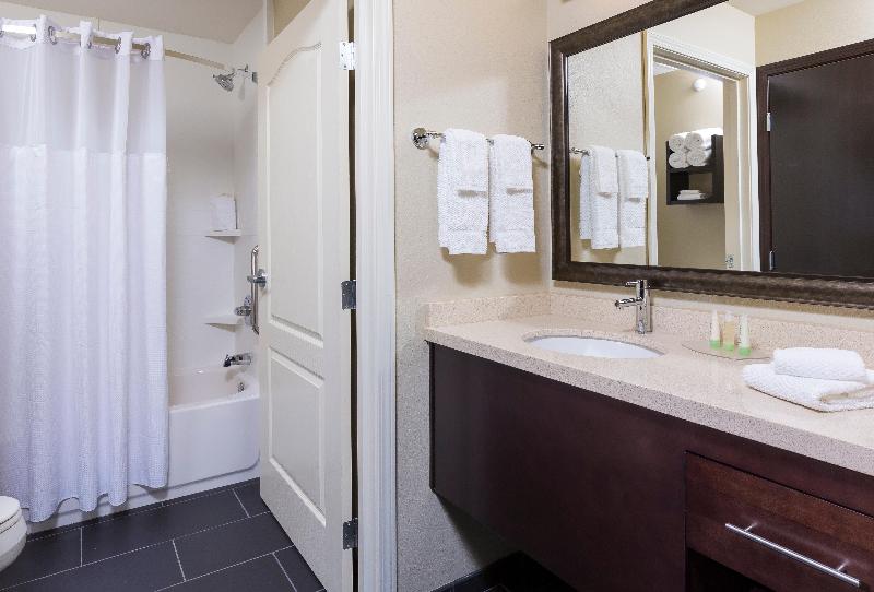 Люкс Адаптированный для Инвалидов, Staybridge Suites Canton, An Ihg