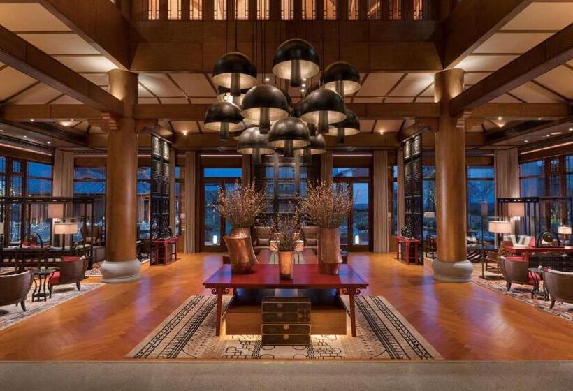 Номер Deluxe, Jinmao Purelax Lijiang, The Unbound Collection By Hyatt