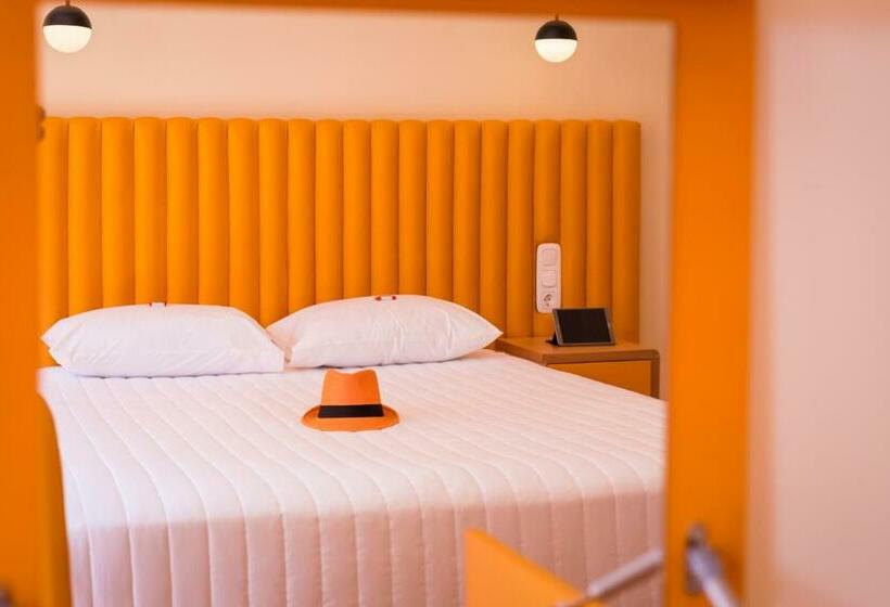 חדר סופריור עם מרפסת, Thejoy City Suites